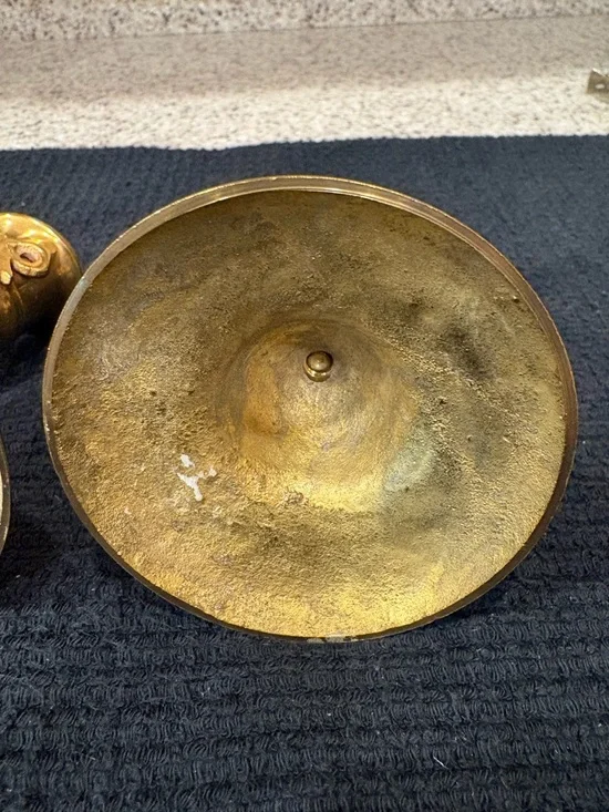 Vintage brass candlestick holders (bow/ribbon) - Picture 7 of 10